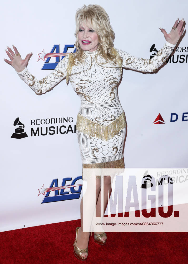 (FILE) Dolly Parton Dead At 80 (FILE) Dolly Parton Dead At 80. Dolly Parton Died After a Brief Battle with Cancer, Her Team Confirms. Her nephew Bryan Seaver announced her death in an Instagram video on Tuesday, August 25, 2026. LOS ANGELES, CALIFORNIA, USA - FEBRUARY 08: American singer, songwriter, actress, businesswoman, and philanthropist Dolly Parton arrives at the 2019 MusiCares Person Of The Year Honoring Dolly Parton held at the Los Angeles Convention Center on February 8, 2019 in Los Angeles, California, United States. (Photo by Xavier Collin Image Press Agency)