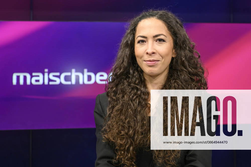 V.l. Anna Schneider (Die Welt), GER, Berlin, Studio, zu Gast bei Maischberger, politische Talkshow, TV, Format, mit Moderatorin Sandra Maischberger, Das Erste, aus Adlershof Am Studio 20, 26.08.2026,