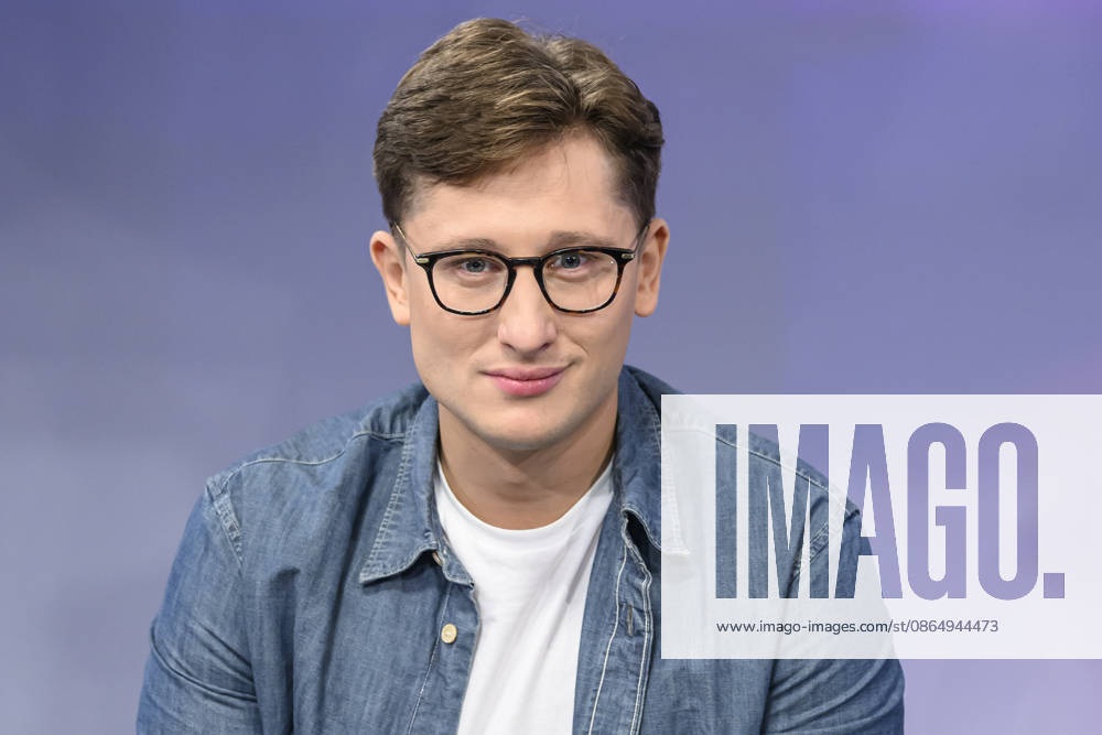 V.l. Philipp Tuermer, SPD (Vorsitzender der Jusos), GER, Berlin, Studio, zu Gast bei Maischberger, politische Talkshow, TV, Format, mit Moderatorin Sandra Maischberger, Das Erste, aus Adlershof Am Studio 20, 26.08.2026,