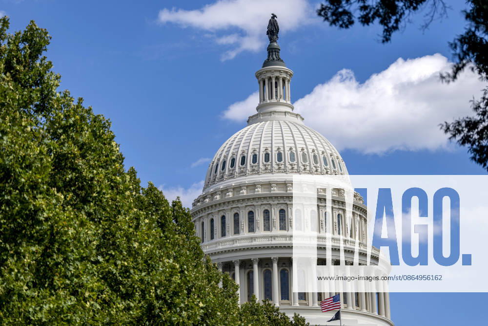 The American flag is lowered to half staff over the U.S. Capitol to honor the late country music singer and philanthropist Dolly Parton in Washington, DC on Wednesday, August 26, 2026. Parton died yesterday at the age of 80 after a brief battle with cancer. WAP20260826341 BONNIExCASH