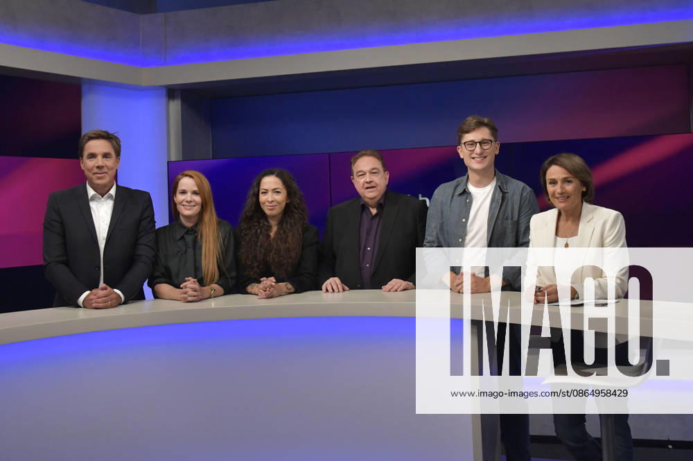 Markus Feldenkirchen, Florence Gaub, Anna Schneider, Oliver Kalkofe, Philipp Türmer und Sandra Maischberger in der ARD-Talkshow maischberger im Studio Berlin Adlershof. Berlin
