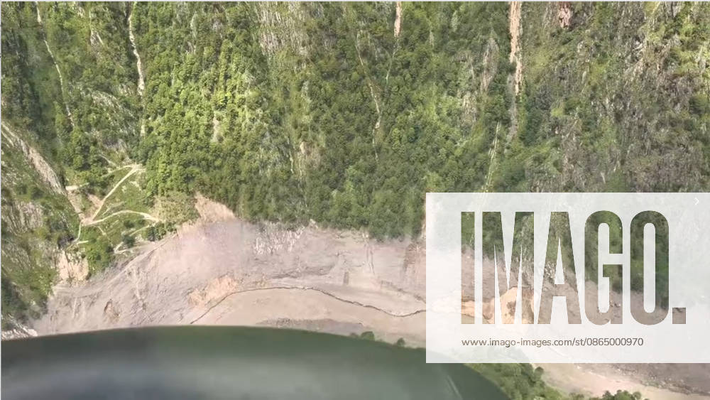 (260827) -- GYIRONG, Aug. 27, 2026 -- This screenshot from a video clip taken on Aug. 27, 2026 shows a military helicopter hovering over the mudslide-hit Gyirong Port in Gyirong County, southwest China s Xizang Autonomous Region. The mudslide struck Gyirong Port in Gyirong County, Xizang, on Wednesday morning. As of 8 a.m. on Thursday, three people had been killed, 558 others remained missing, while two local villagers had been rescued, local authorities said. (Photo by Xinhua) (SpotNews) CHINA-XIZANG-GYIRONG PORT-HELICOPTERS-ARRIVAL (CN) LiuxGuanqing