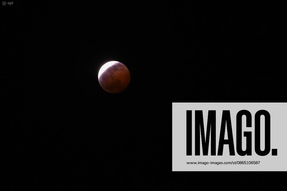 The partial lunar eclipse, with 90% coverage, cast reddish and dark hues; and in Ecuador it was visible from 8:23 p.m. and ended at 2:00 a.m. API PHOTO ARIEL OCHOA Manta, Manabí, Ecuador 20260827 242112 6a910b6b4565b img 8484 jpeg