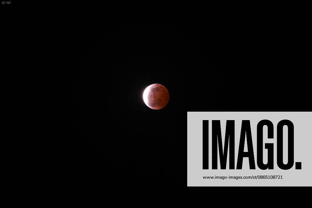 The partial lunar eclipse, with 90% coverage, cast reddish and dark hues; in Ecuador, it was visible from 8:23 p.m. and ended at 2:00 a.m. API PHOTO ARIEL OCHOA Manta Manabi Ecuador 20260827 242128 6a91116d797dd img 8499 jpeg