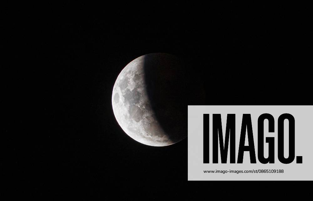 Lunar eclipse in Lauro de Freitas - BA Lauro de Freitas (BA) - 08 28 2026 - Lunar eclipse astronomical phenomenon - The lunar eclipse was recorded in the skies of Lauro de Freitas, in the metropolitan region of Salvador, in the early hours of this Friday (28).(Foto: Ednei Cunha Thenews2 imago images) Lunar eclipse in Lauro de Freitas - BA