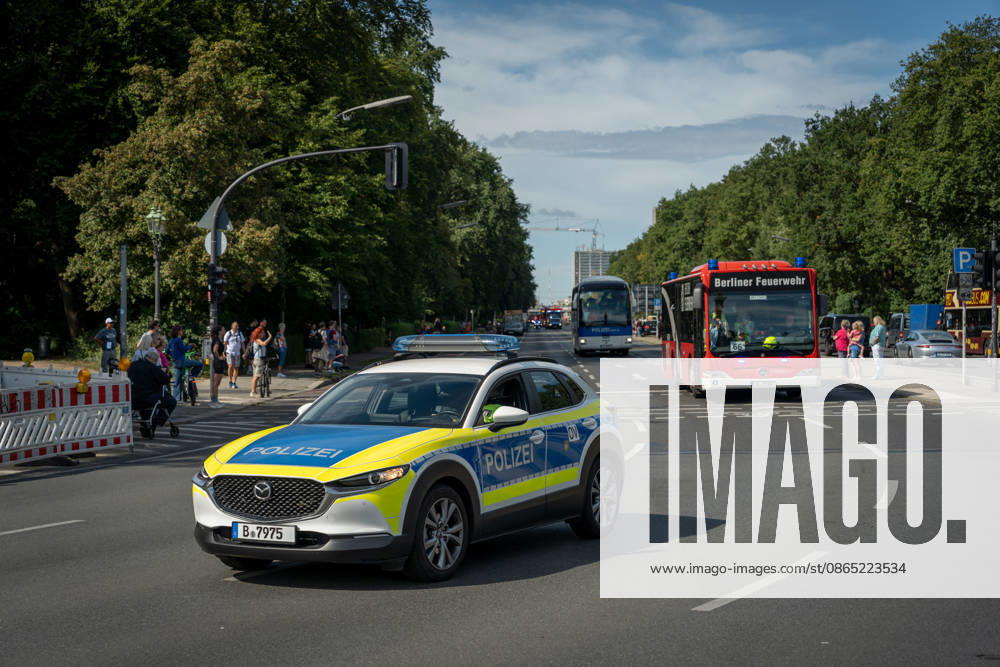 Fahrzeugkorso, 175-jähriges Jubiläum, Berliner Feuerwehr Berlin, Fahrzeugkorso der Berliner Feuerwehr, 175-jähriges Jubiläum, Großer Stern, Notruf 112, Polizei Berlin Berlin GER