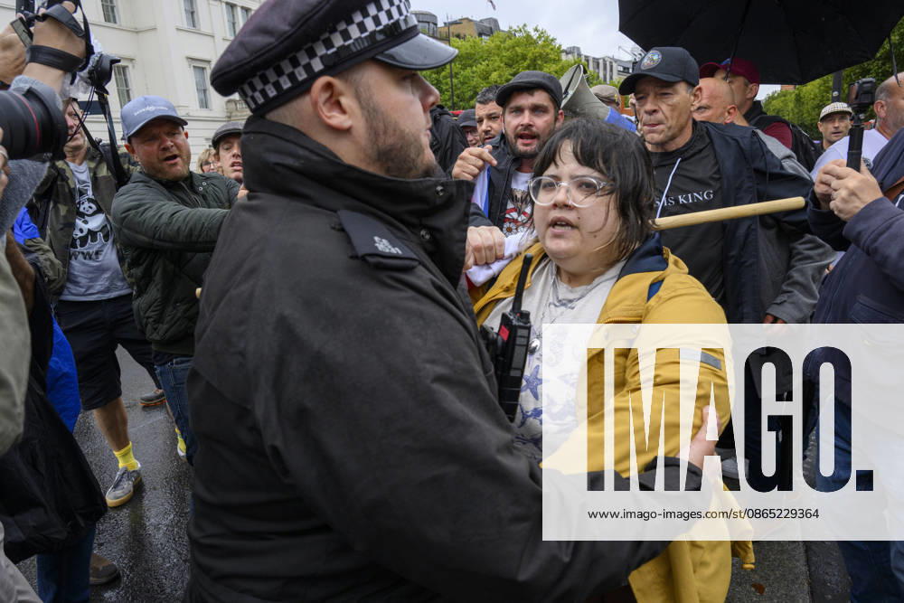 Stand Up To Racism Protest Against UKIP Demonstration LONDON, UNITED KINGDOM - AUGUST 29: Protesters take part in a counter-demonstration organised by Stand Up To Racism group against the anti-Islam demonstration organised by the right wing UK Independence Party (UKIP) in London, United Kingdom on August 29, 2026. Ray Tang Anadolu London United Kingdom. Editorial use only. Please get in touch for any other usage.