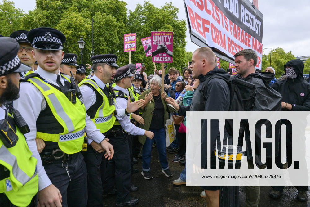 Stand Up To Racism Protest Against UKIP Demonstration LONDON, UNITED KINGDOM - AUGUST 29: Right wing UK Independence Party (UKIP) supporters clash with Stand Up To Racism counter-demonstrators during anti-Islam demonstration in London, United Kingdom on August 29, 2026. Ray Tang Anadolu London United Kingdom. Editorial use only. Please get in touch for any other usage.