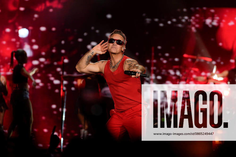MEO KALORAMA 2026 Robbie Williams performing at Palco Meo on first day of MEO Kalorama, at Parque da Bela Vista, in Lisbon, Portugal, this Friday 28. (Photo: Bruno de Carvalho Brazil Photo Press) Lisboa Parque da Bela Vista Lisboa Portugal