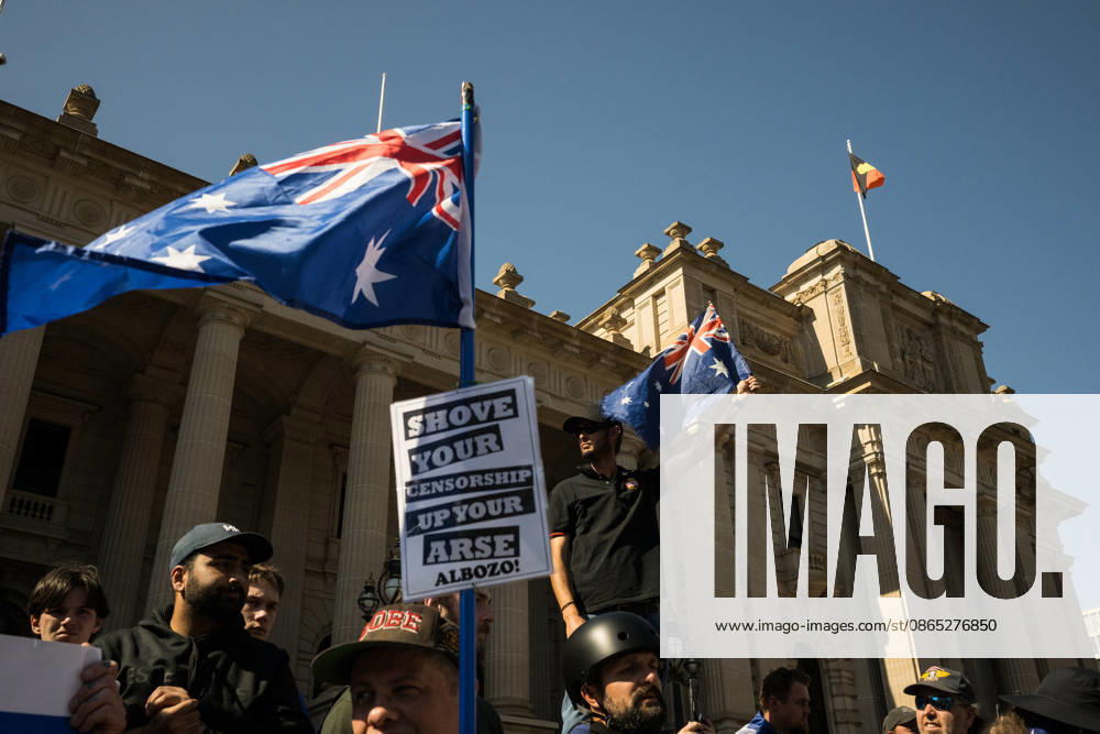 ANTI IMMIGRATION RALLY, Anti immigration protestors converged on the steps of Parliament house during a far right March for Australia anti-immigration rally in Melbourne, Sunday, August 30, 2026. ( NO ARCHIVING MELBOURNE VICTORIA AUSTRALIA