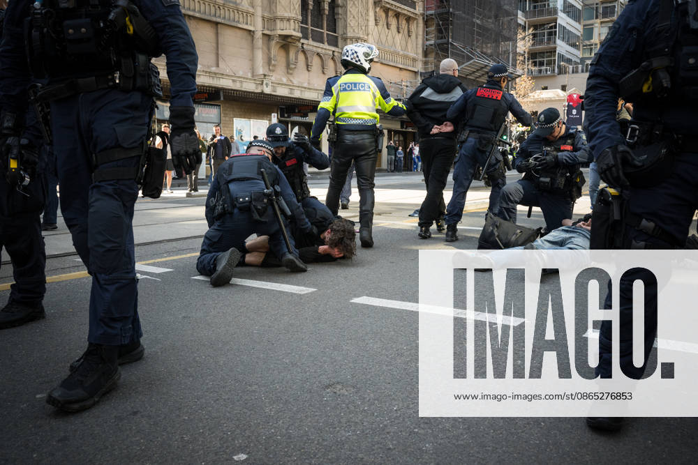 ANTI IMMIGRATION RALLY, Police make arrests as protestors clash during a far right March for Australia anti-immigration rally in Melbourne, Sunday, August 30, 2026. ( NO ARCHIVING MELBOURNE VICTORIA AUSTRALIA