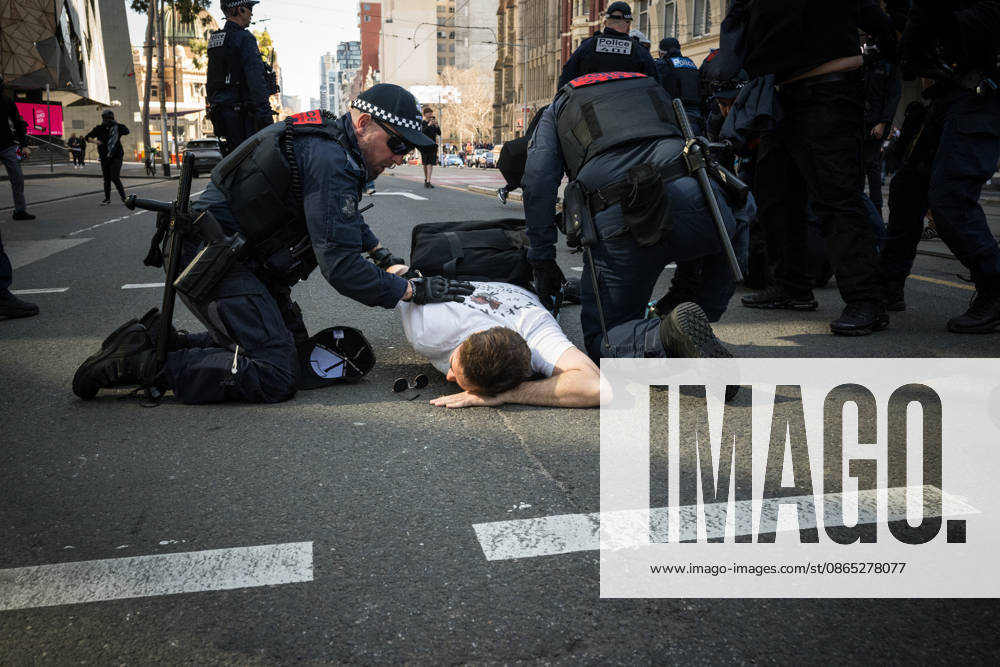 ANTI IMMIGRATION RALLY, Police make an arrest as protestors clash during a far right March for Australia anti-immigration rally in Melbourne, Sunday, August 30, 2026. ( NO ARCHIVING MELBOURNE VICTORIA AUSTRALIA