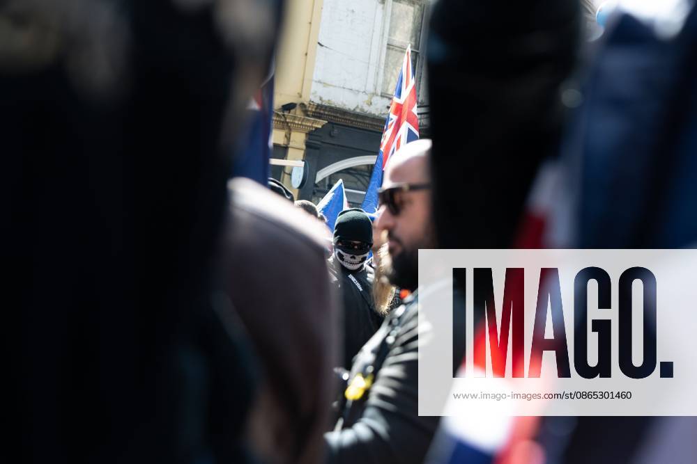Clashes erupt during anti-immigration protest and counter-demonstration in Melbourne MELBOURNE, AUSTRALIA, AUGUST 30, 2026: Supporters of a demonstration previously promoted as March for Australia and later described by organizers as a Free Speech protest gather in Melbourne during an event led by internet personality Hugo Lennon, known online as Auspill. Clashes break out involving protesters, counter-protesters and police, prompting officers to deploy crowd-control spray and pepper-ball rounds. Melbourne Victoria Australia