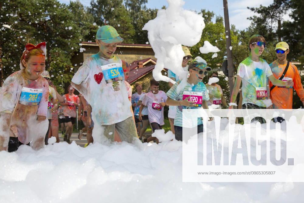 Jurmala, Latvija: People take part in the Color Run in Jurmala, Latvia, Aug. 30, 2026. The 5 km race was held in Jurmala. Jurmala Latvija - ZUMAp305 20260830_zip_p305_007
