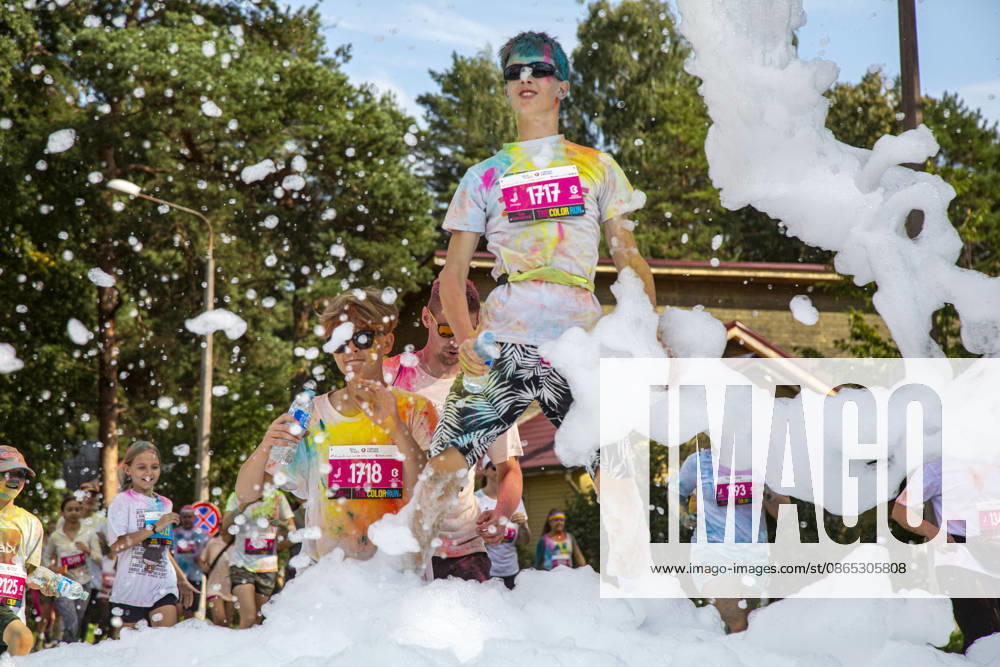 Jurmala, Latvija: People take part in the Color Run in Jurmala, Latvia, Aug. 30, 2026. The 5 km race was held in Jurmala. Jurmala Latvija - ZUMAp305 20260830_zip_p305_009