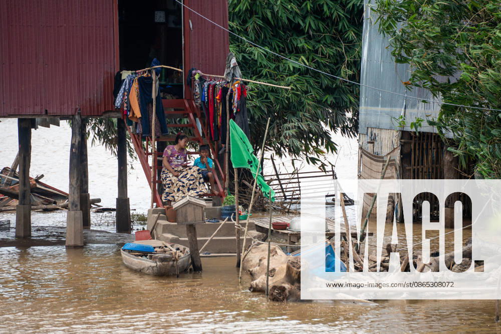 Flooded Kratie braces for another round of flooding KRATIE, CAMBODIA - AUGUST 30: Floodwaters have inundated homes and surrounding areas in Kratie, Cambodia, on August 30, 2026. Some residents remain surrounded by the water. Magdalena Chodownik Anadolu Kratie Cambodia. Editorial use only. Please get in touch for any other usage.