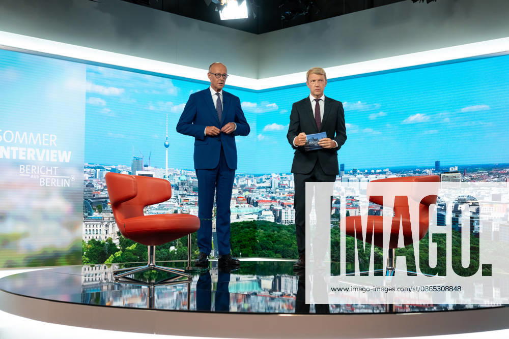 ARD-Sommerinterview, Bundeskanzler, Friedrich Merz Berlin, ARD-Sommerinterview, Bundeskanzler, Friedrich Merz, CDU, Moderator, Markus Preiß, ARD-Hauptstadtstudio Berlin Berlin GER