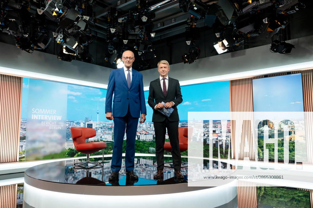 ARD-Sommerinterview, Bundeskanzler, Friedrich Merz Berlin, ARD-Sommerinterview, Bundeskanzler, Friedrich Merz, CDU, Moderator, Markus Preiß, ARD-Hauptstadtstudio Berlin Berlin GER