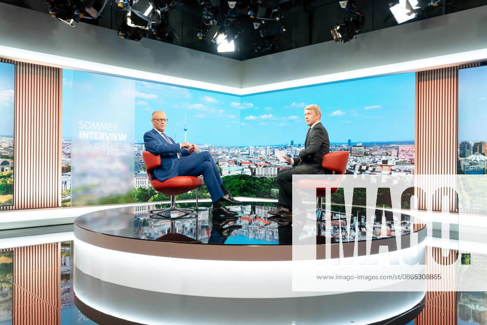 ARD-Sommerinterview, Bundeskanzler, Friedrich Merz Berlin, ARD-Sommerinterview, Bundeskanzler, Friedrich Merz, CDU, Moderator, Markus Preiß, ARD-Hauptstadtstudio Berlin Berlin GER