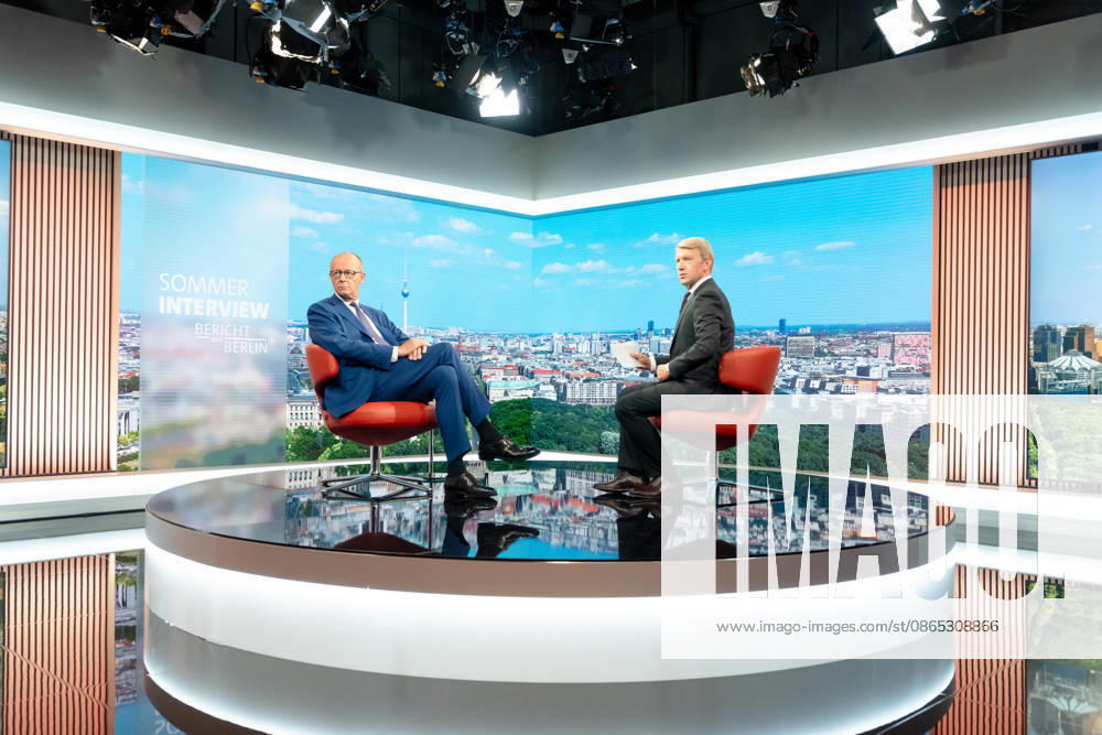 ARD-Sommerinterview, Bundeskanzler, Friedrich Merz Berlin, ARD-Sommerinterview, Bundeskanzler, Friedrich Merz, CDU, Moderator, Markus Preiß, ARD-Hauptstadtstudio Berlin Berlin GER