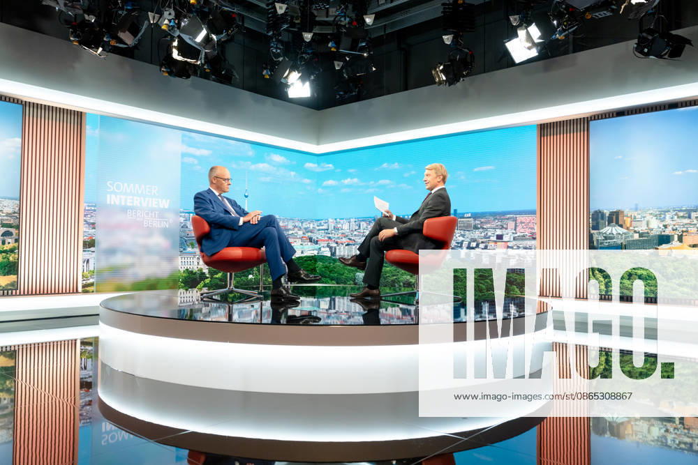 ARD-Sommerinterview, Bundeskanzler, Friedrich Merz Berlin, ARD-Sommerinterview, Bundeskanzler, Friedrich Merz, CDU, Moderator, Markus Preiß, ARD-Hauptstadtstudio Berlin Berlin GER