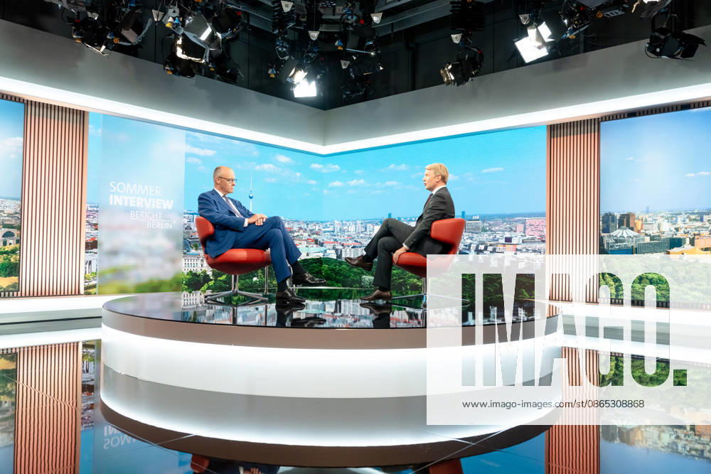 ARD-Sommerinterview, Bundeskanzler, Friedrich Merz Berlin, ARD-Sommerinterview, Bundeskanzler, Friedrich Merz, CDU, Moderator, Markus Preiß, ARD-Hauptstadtstudio Berlin Berlin GER