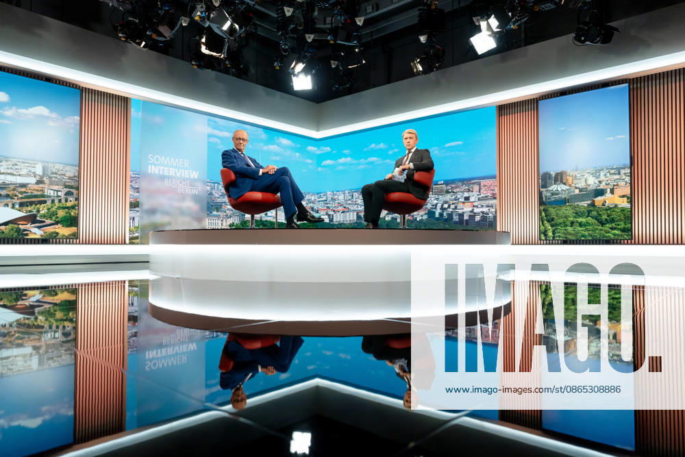 ARD-Sommerinterview, Bundeskanzler, Friedrich Merz Berlin, ARD-Sommerinterview, Bundeskanzler, Friedrich Merz, CDU, Moderator, Markus Preiß, ARD-Hauptstadtstudio Berlin Berlin GER