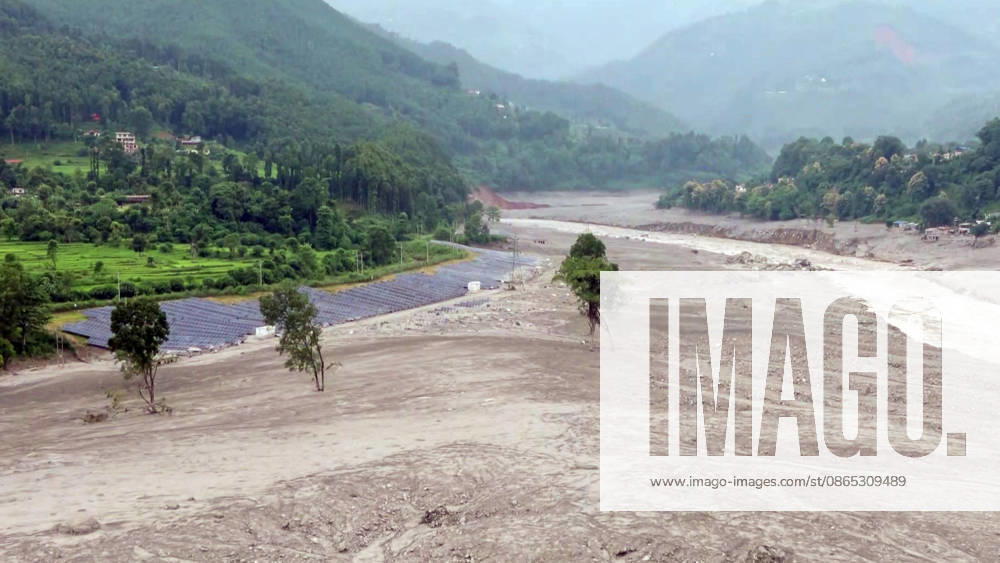 Solar Plant on Trishuli River Bank in Nuwakot Damaged and Partially Buried Under Debris After Flash Floods Nuwakot Nepal , Aug 30 (ANI): A solar plant on the bank of the Trishuli River stands extensively damaged and partially buried under debris, with large sections of panels destroyed following the flash floods, in Nuwakot on Sunday. (ANI Video Grab) Nuwakot Nepal India