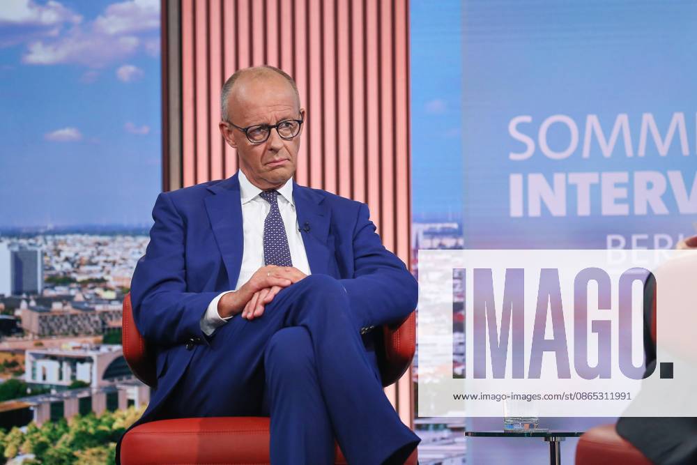 Berlin, Deutschland, 30.08.2026: ARD-Hauptstadtstudio: Sommerinterview: Bundeskanzler Friedrich Merz (CDU) im Studio