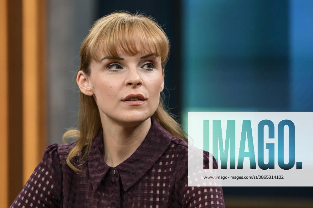Im Bild v.l.: Hanna Notte, Sicherheits- und Russland-Expertin, Direktorin des Eurasien- Programms am James Martin Center for Nonproliferation Studies (CNS), GER, Berlin, Studio, zu Gast bei - Caren Miosga, Polittalk, TV, Format, Aufzeichnung, aufgezeichnet, Das Erste, aus Adlershof - am Studio 20, Thema: Russlands hybrider Krieg - wie groß ist die Gefahr für Deutschland?, 30.08.2026,