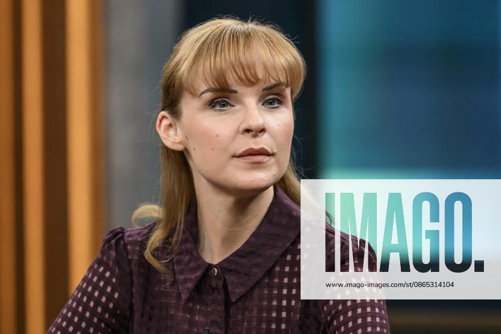 Im Bild v.l.: Hanna Notte, Sicherheits- und Russland-Expertin, Direktorin des Eurasien- Programms am James Martin Center for Nonproliferation Studies (CNS), GER, Berlin, Studio, zu Gast bei - Caren Miosga, Polittalk, TV, Format, Aufzeichnung, aufgezeichnet, Das Erste, aus Adlershof - am Studio 20, Thema: Russlands hybrider Krieg - wie groß ist die Gefahr für Deutschland?, 30.08.2026,