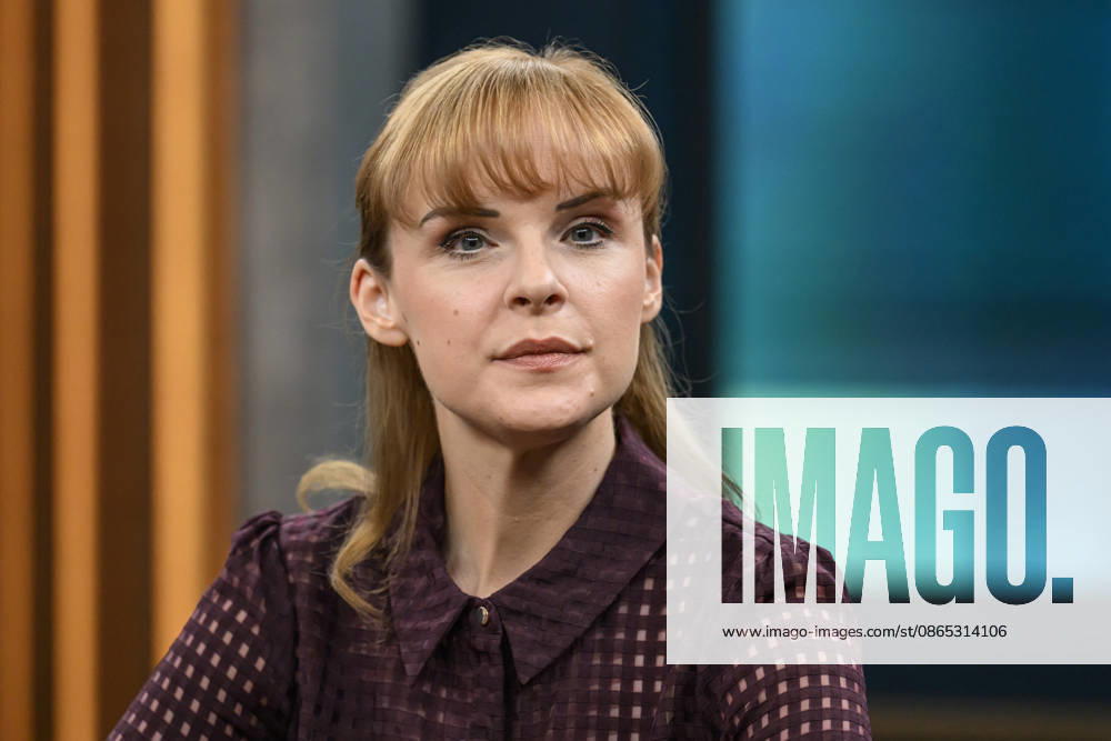 Im Bild v.l.: Hanna Notte, Sicherheits- und Russland-Expertin, Direktorin des Eurasien- Programms am James Martin Center for Nonproliferation Studies (CNS), GER, Berlin, Studio, zu Gast bei - Caren Miosga, Polittalk, TV, Format, Aufzeichnung, aufgezeichnet, Das Erste, aus Adlershof - am Studio 20, Thema: Russlands hybrider Krieg - wie groß ist die Gefahr für Deutschland?, 30.08.2026,