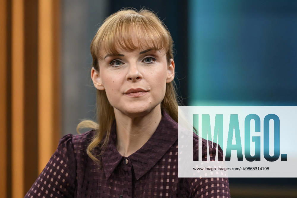 Im Bild v.l.: Hanna Notte, Sicherheits- und Russland-Expertin, Direktorin des Eurasien- Programms am James Martin Center for Nonproliferation Studies (CNS), GER, Berlin, Studio, zu Gast bei - Caren Miosga, Polittalk, TV, Format, Aufzeichnung, aufgezeichnet, Das Erste, aus Adlershof - am Studio 20, Thema: Russlands hybrider Krieg - wie groß ist die Gefahr für Deutschland?, 30.08.2026,