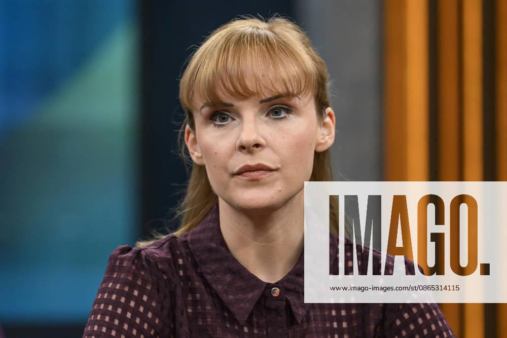 Im Bild v.l.: Hanna Notte, Sicherheits- und Russland-Expertin, Direktorin des Eurasien- Programms am James Martin Center for Nonproliferation Studies (CNS), GER, Berlin, Studio, zu Gast bei - Caren Miosga, Polittalk, TV, Format, Aufzeichnung, aufgezeichnet, Das Erste, aus Adlershof - am Studio 20, Thema: Russlands hybrider Krieg - wie groß ist die Gefahr für Deutschland?, 30.08.2026,