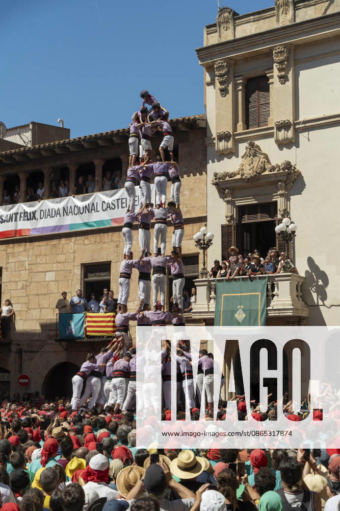 Historic day in Vilafranca del PenedÂs, where several castellers groups, including the host team and reigning champions of the last Castellers Championship, pushed the limits, sending the crowd into a frenzy with a spectacular display of Catalan culture, recognized as Intangible Cultural Heritage of Humanity. Vilafranca Del Penedes Spain - ZUMAr179 20260830_zip_r179_039