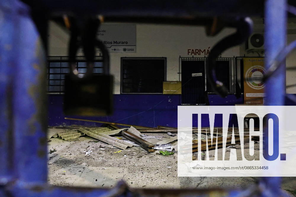 CAMPINAS, SP - 30.08.2026: TEMPORAL PROVOCA ESTRAGOS EM CAMPINAS - The storm that hit Campinas (SP) on Sunday afternoon (30) ripped the roof off the Paranapanema Health Center and the Brigida Chinaglia Costa CEI, on Rua Boaventura Lemos, in Jardim Guarani. The street was left without power and CPFL reported that it was working to restore the service. x3007576x LeandroxFerreira