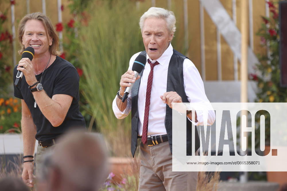 Mike Kraus mit Vater Peter Kraus in der ARD TV-Show Immer wieder sonntags im Europa-Park. Rust