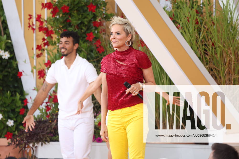 Inka Bause in der ARD TV-Show Immer wieder sonntags im Europa-Park. Rust