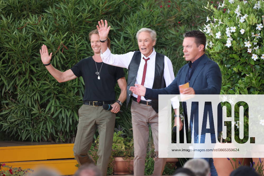 Peter Kraus mit Sohn Mike Kraus und Stefan Moos in der ARD TV-Show Immer wieder sonntags im Europa-Park. Rust