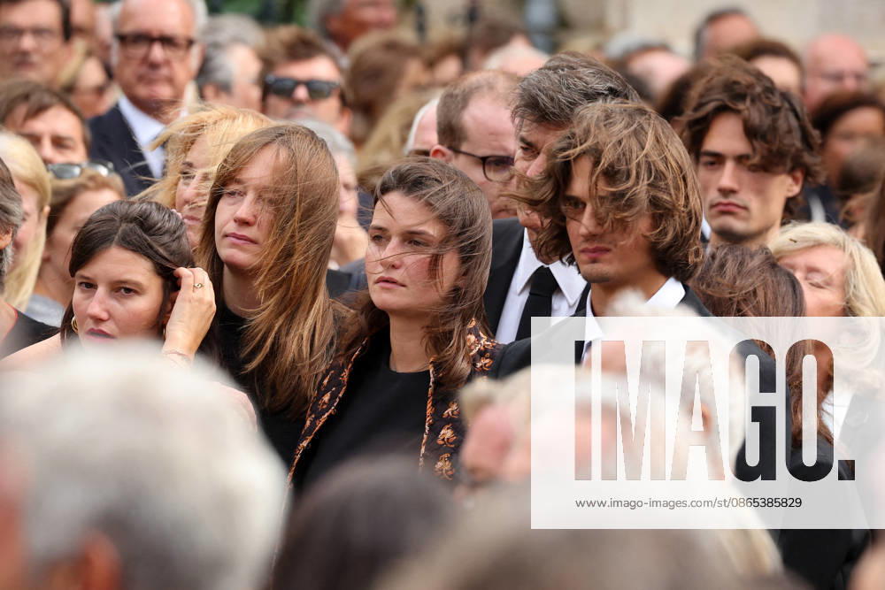 The children: Roxane, Candice, Alice, and Felix Altmayer Leaving Nicolas Altmayer’s funeral at the Church of Saint-Germain-des-Prés in Paris on August 31, 2026 Dominique Jacovides Cyril Moreau Bestimage Leaving Nicolas Altmayer’s funeral at the Church of Saint-Germain-des-Prés in Paris on August 31, 2026 Paris, France