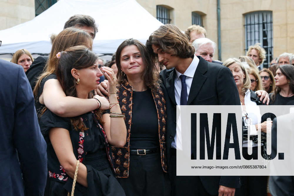 The children of Roxane, Alice, and Felix Altmayer Leaving Nicolas Altmayer’s funeral at the Church of Saint Germain des Prés in Paris on August 31, 2026 Dominique Jacovides Cyril Moreau Bestimage Leaving Nicolas Altmayer’s funeral at the Church of Saint Germain des Prés in Paris on August 31, 2026 Paris, France