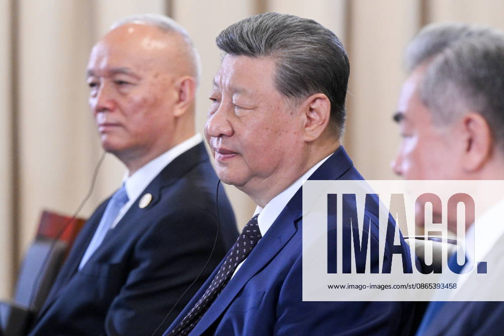 KYRGYZSTAN, BISHKEK - AUGUST 31, 2026: China s President Xi Jinping (C) is seen during a meeting with Russia’s President Vladimir Putin at the Hyatt Regency Bishkek Hotel on the sidelines of the 2026 SCO Summit. Kristina Solovyova POOL TASS 96904631