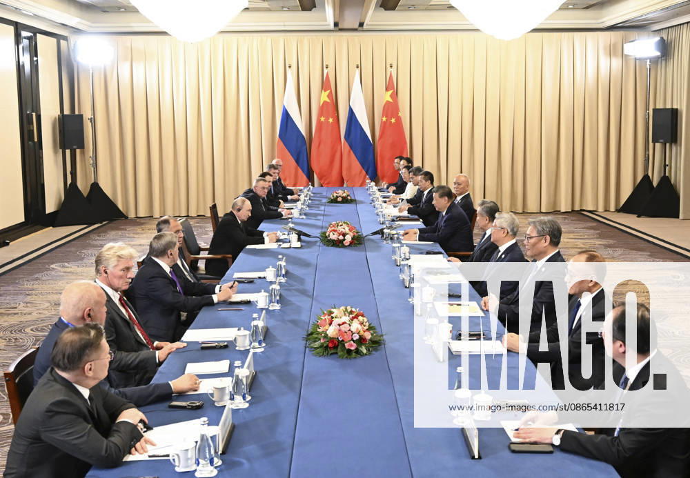 (260831) -- BISHKEK, Aug. 31, 2026 -- Chinese President Xi Jinping meets with Russian President Vladimir Putin on the sidelines of the Shanghai Cooperation Organization Summit 2026 in Bishkek, Kyrgyzstan, Aug. 31, 2026. ) KYRGYZSTAN-BISHKEK-CHINA-XI JINPING-RUSSIAN PRESIDENT-MEETING YanxYan