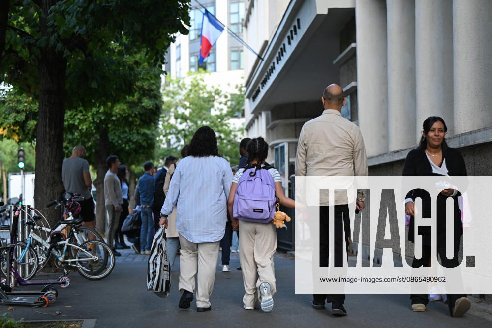 Back to School - Paris Children arrive for the first day of the 2026 school year in Paris, France on September 1, 2026. Photo by Lionel Urman ABACAPRESS.COM Paris France
