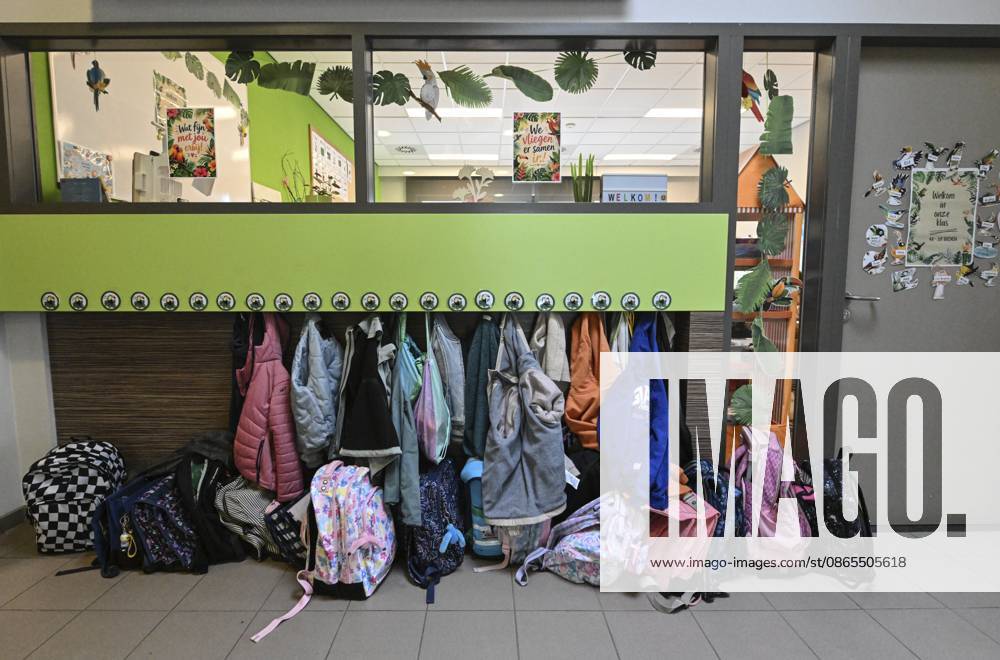 Back To School TESSENDERLO, BELGIUM - SEPTEMBER 01: Visit to elementary schools in Tessenderlo-Ham to mark the start of the new school year&on September 01, 2026 in Tessenderlo, Belgium, 01 09 2026 Tessenderlo Belgium