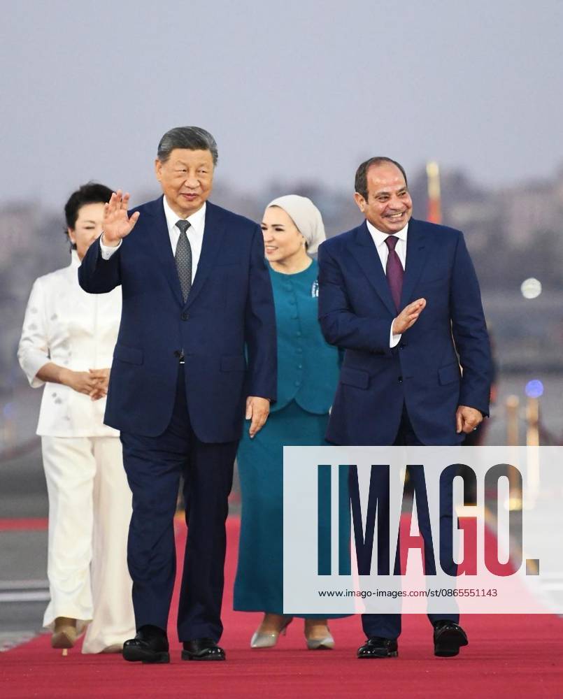 Chinese President Xi arrives in Egypt after 10 years CAIRO, EGYPT - SEPTEMBER 1: (---- - MANDATORY CREDIT - EGYPTIAN PRESIDENCY HANDOUT - NO MARKETING NO ADVERTISING CAMPAIGNS - DISTRIBUTED AS A SERVICE TO CLIENTS----) Egyptian President Abdel Fattah el-Sisi (R) welcomes his Chinese counterpart, President Xi Jinping (L), at Cairo International Airport in Cairo, Egypt, on September 1, 2026. Xi Jinping arrives in Egypt for an official visit, his first visit to the country in 10 years. Egyptian Presidency Handout Anadolu Cairo Egypt. Editorial use only. Please get in touch for any other usage.