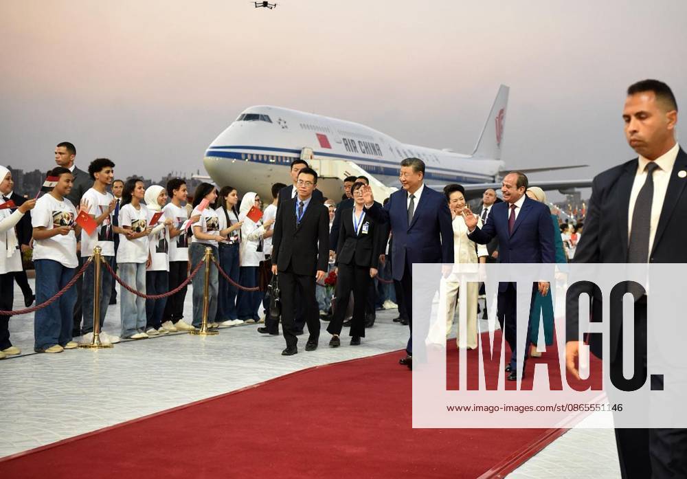 Chinese President Xi arrives in Egypt after 10 years CAIRO, EGYPT - SEPTEMBER 1: (---- - MANDATORY CREDIT - EGYPTIAN PRESIDENCY HANDOUT - NO MARKETING NO ADVERTISING CAMPAIGNS - DISTRIBUTED AS A SERVICE TO CLIENTS----) Egyptian President Abdel Fattah el-Sisi (2nd R) welcomes his Chinese counterpart, President Xi Jinping (3rd R), at Cairo International Airport in Cairo, Egypt, on September 1, 2026. Xi Jinping arrives in Egypt for an official visit, his first visit to the country in 10 years. Egyptian Presidency Handout Anadolu Cairo Egypt. Editorial use only. Please get in touch for any other usage.