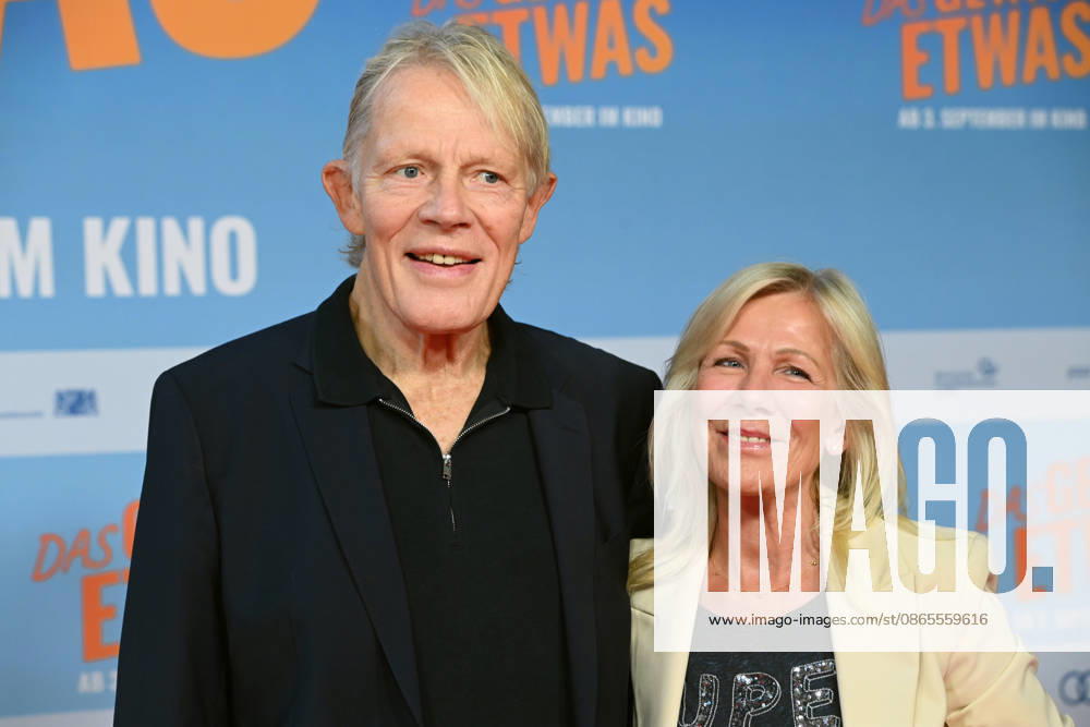 Alexander von der GROEBEN, ehem. Judoka, und Ulrike von der GROEBEN, Moderatorin, Roter Teppich, Red Carpet Show, Ankunft, arrival, Filmpremiere DAS GEWISSE ETWAS am 01.09.2026 im Cinedom-Kino in Koeln,