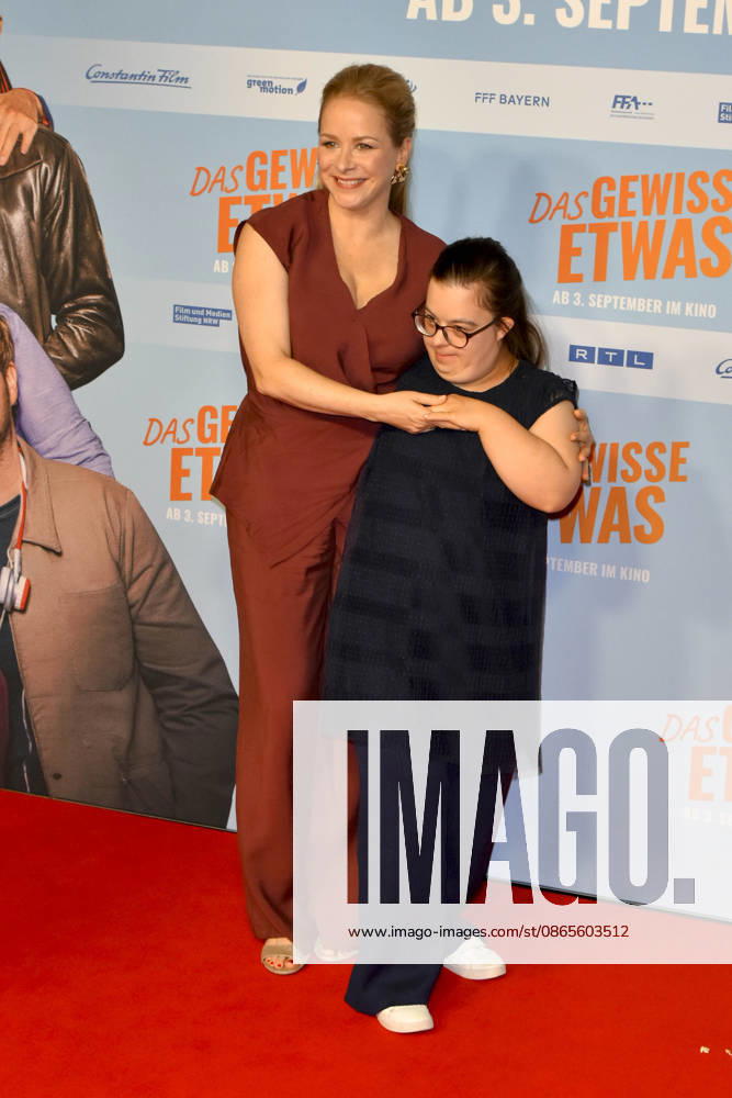 ABB GEWISSEETWAS- Jasmin Schwiers, Antonia Riet zu Gast auf dem roten Teppich bei der NRW Kino Film Premiere Das gewisse Etwas im Kino Cinedom am 01.SEPTEMBER 2026 in Koeln NRW Deutschland