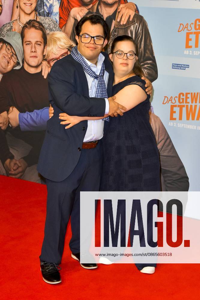 ABB GEWISSEETWAS- Frangiskos Kakoulakis mit Antonia Riet zu Gast auf dem roten Teppich bei der NRW Kino Film Premiere Das gewisse Etwas im Kino Cinedom am 01.SEPTEMBER 2026 in Koeln NRW Deutschland